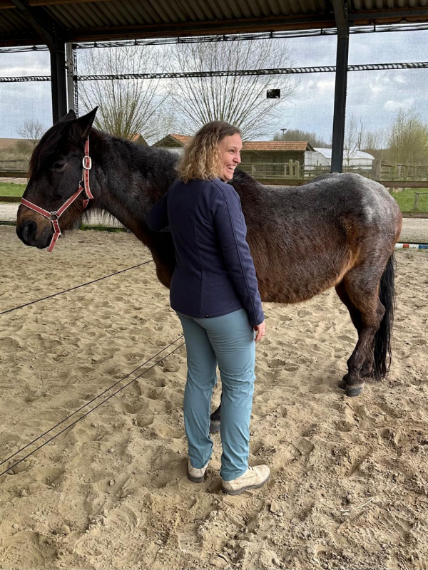 Paardencoaching_Discovher Retreat_Day 1 Je brengt tijd door met het paard, individueel en in een groep, om jezelf helemaal opnieuw te leren kennen.